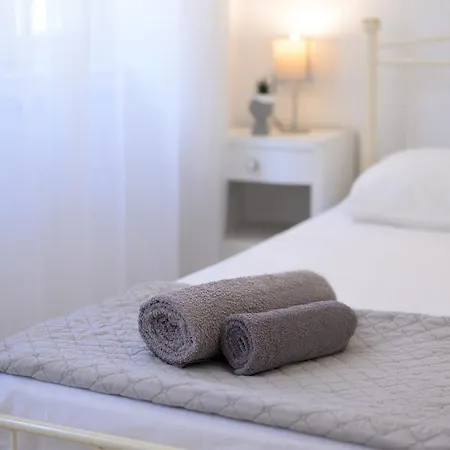 Cosy - Corfu Old Town Apartment, Porta Remounda *